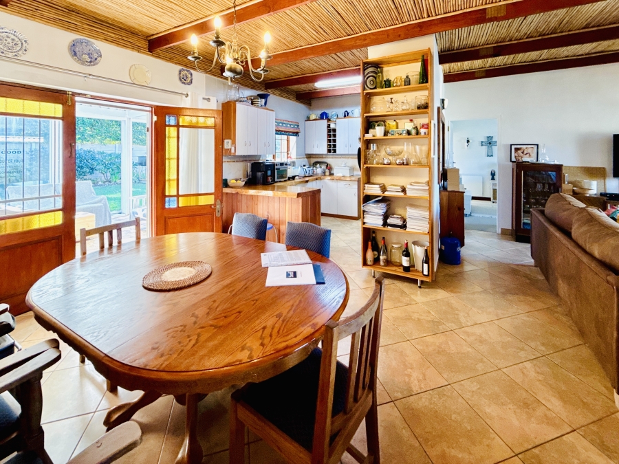 3 Bedroom Property for Sale in Sandbaai Western Cape